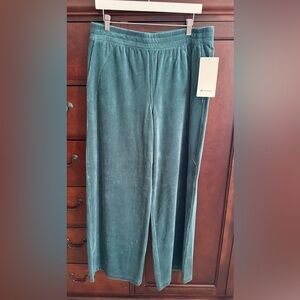 NWT Lululemon Scuba MR Wide-Leg Pant in Velvet Cord